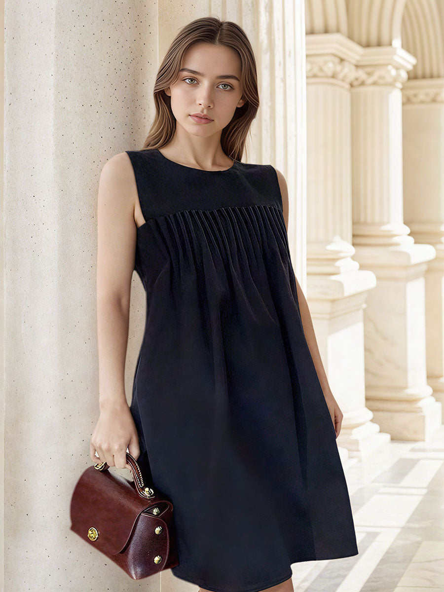 Pleated Sleeveless Black Shift Dress