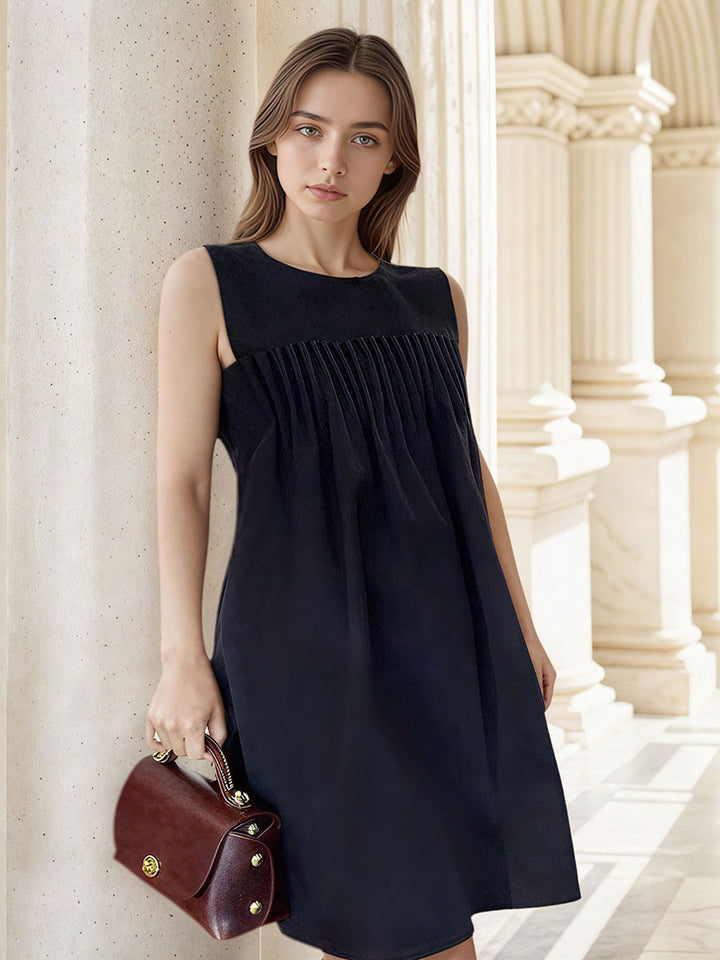 Pleated Sleeveless Black Shift Dress