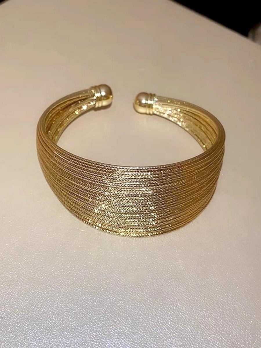 Line-style bracelet