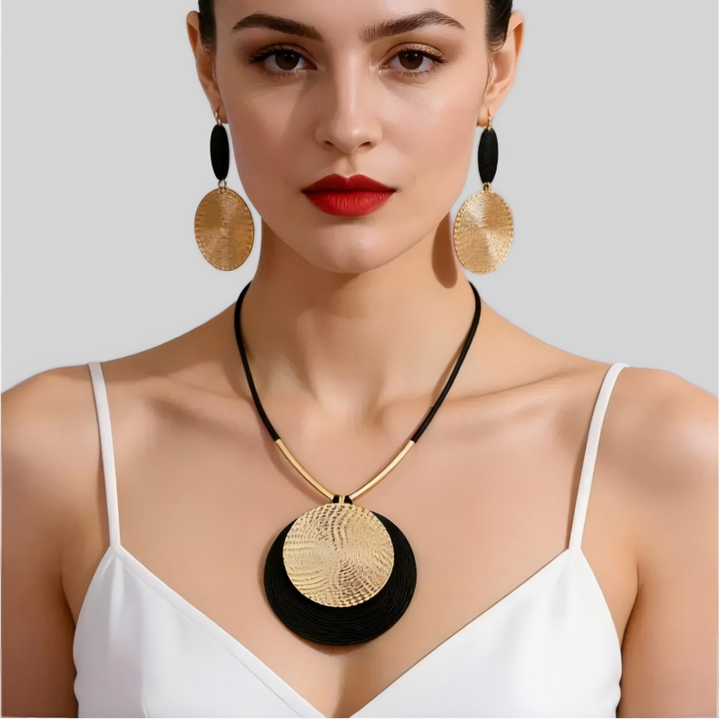 Circular Pendant Large Necklace