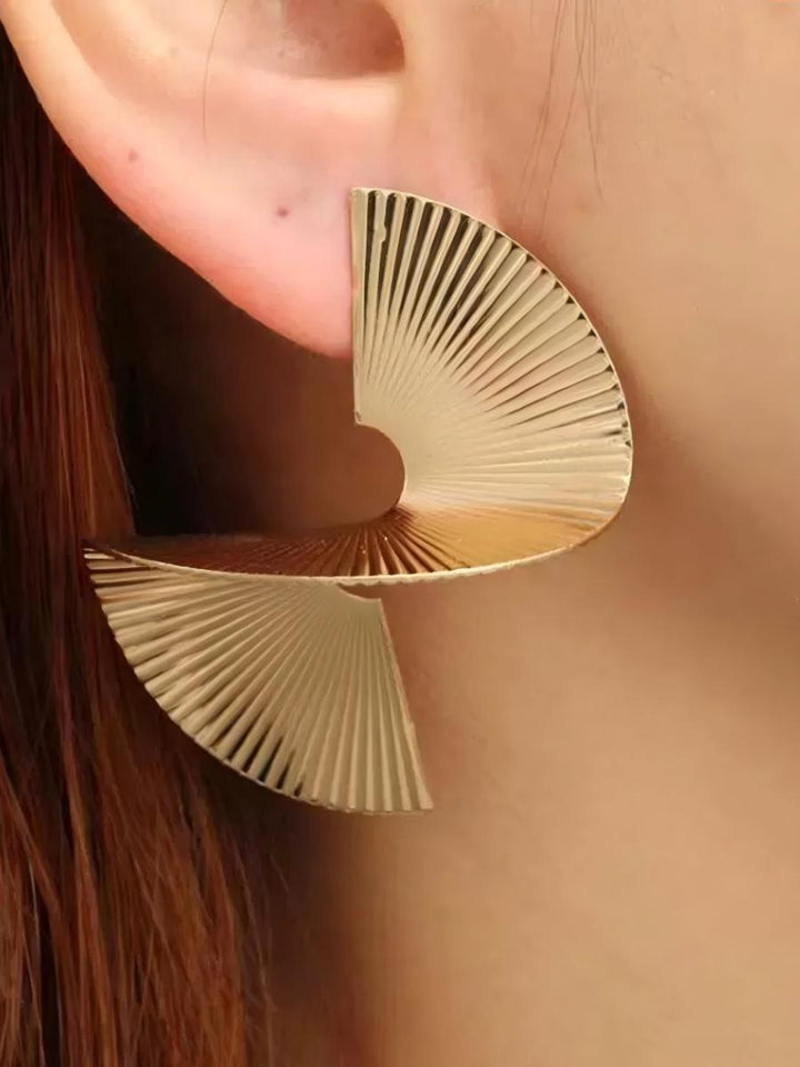 Wave-style earrings