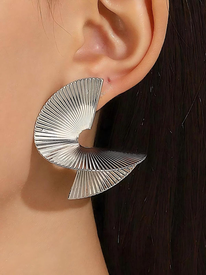 Wave-style earrings