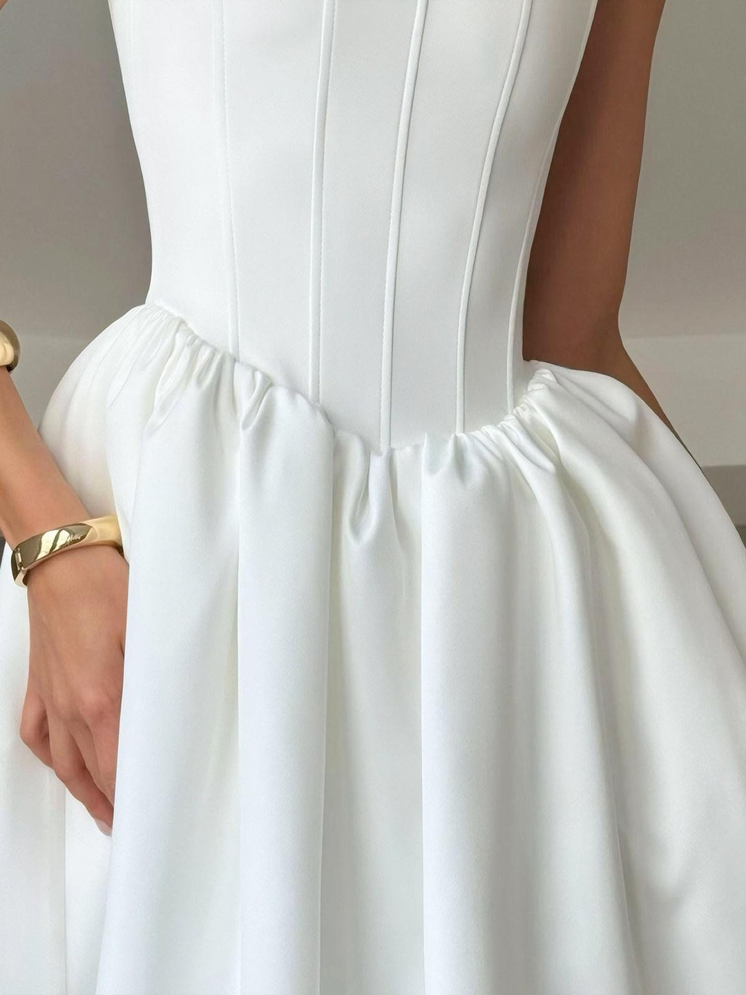 Backless Sleeveless Flared Dress