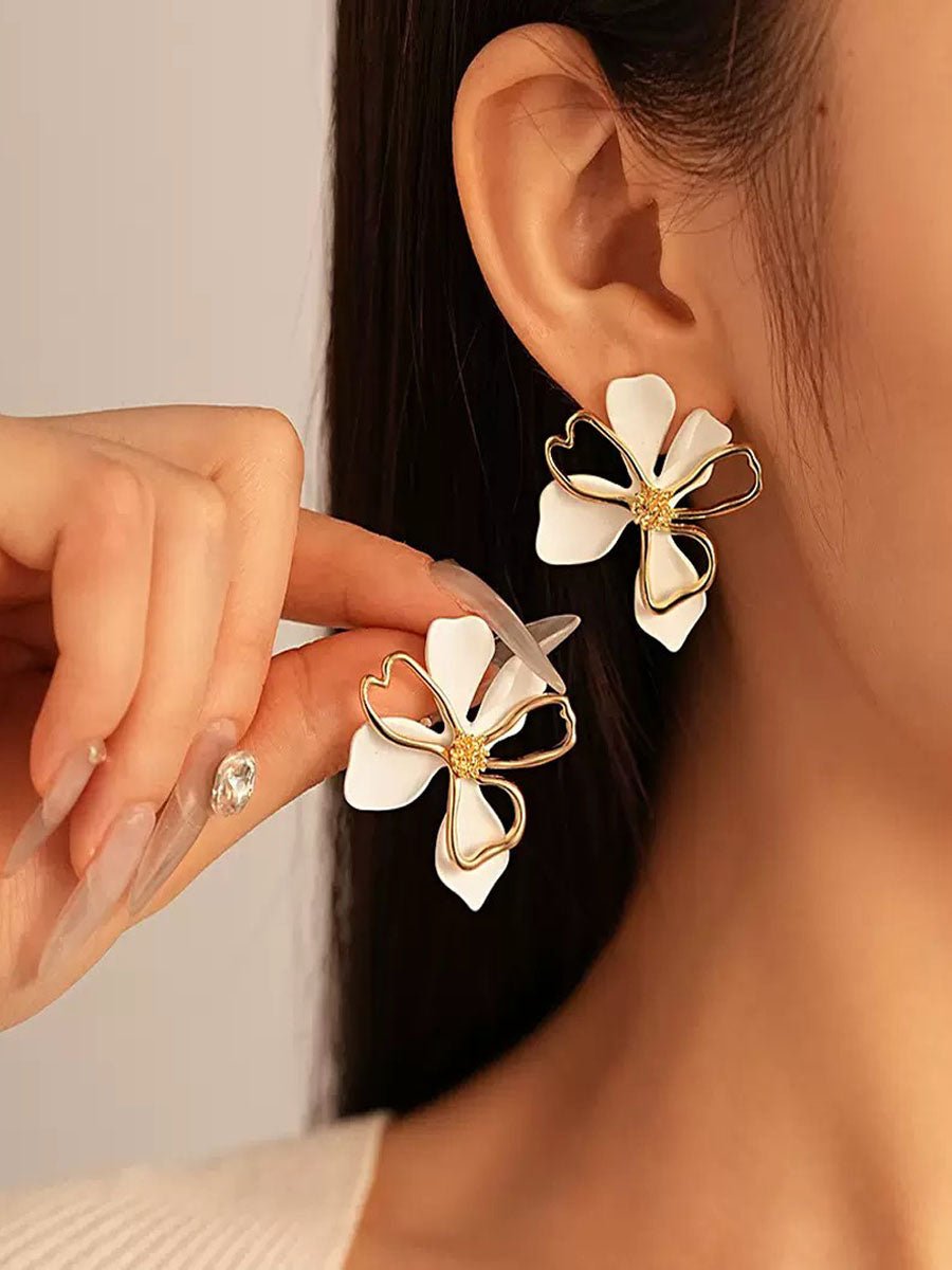 Contrast Metal Flower Stud Earrings