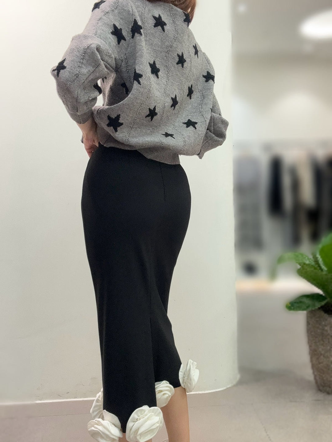 Elegant Floral Hem Midi Skirt