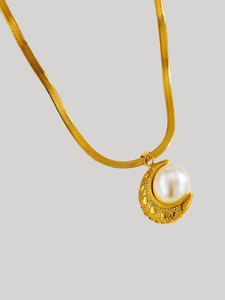 White Pearl Style Geometry Disc Necklace